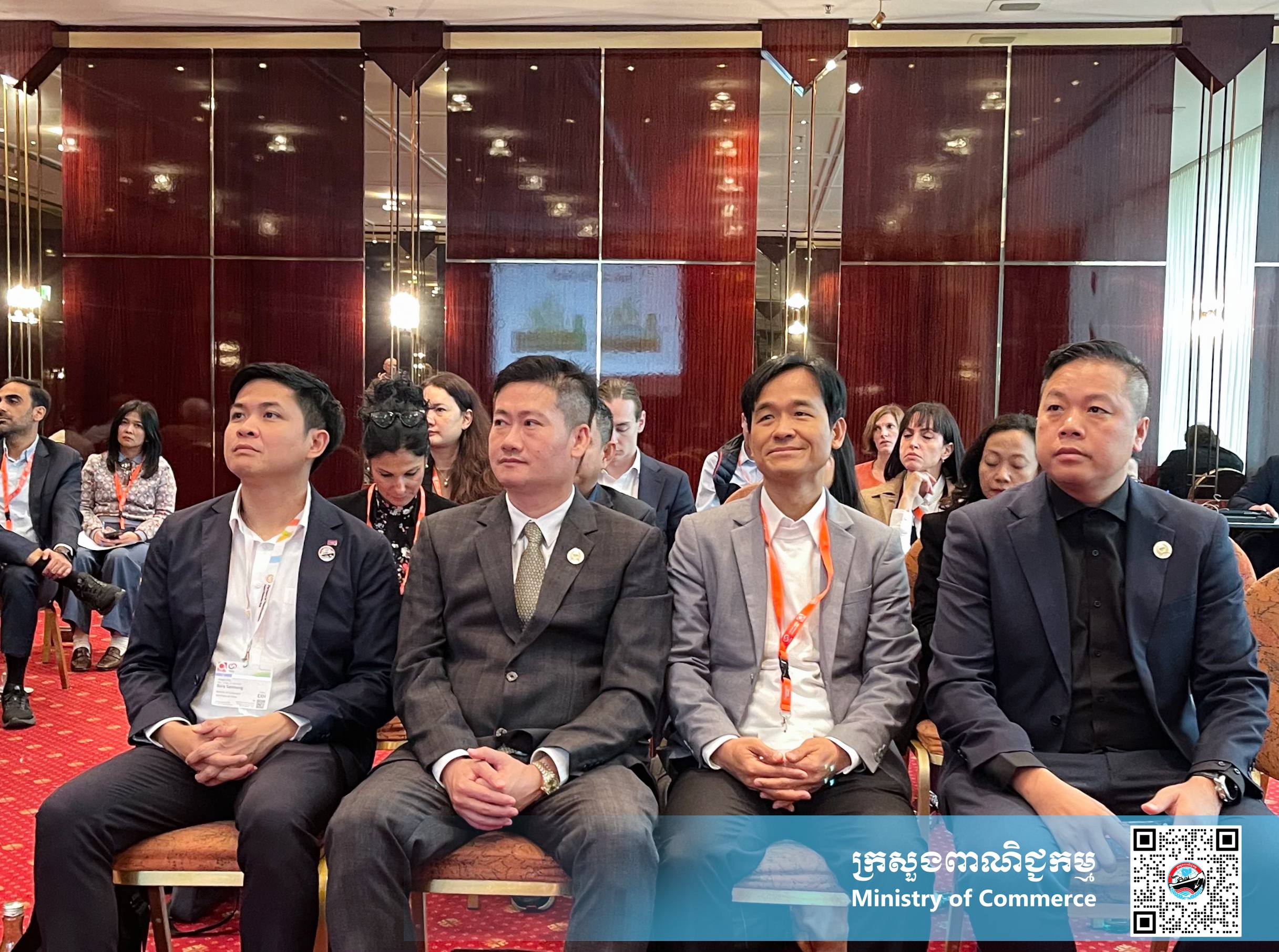 ឯកឧត្តម សំហេង បូរ៉ា រដ្ឋលេខាធិការក្រសួងពាណិជ្ជកម្ម និងជាប្រធានក្រុមការងារជំរុញការនាំចេញ ជាមួយឯកឧត្តម ណាំ លីណាល់ និងលោកជំទាវ សុមេធ សុមនា អនុរដ្ឋលេខាធិការ បានជួបពិភាក្សាការងារជាមួយ Dr. Doktor René Vossen នាយកទូទៅនៃអង្គភាព sequa gGmbH និងលោកស្រី Doktor Julia Bellinghausen ប្រធានគម្រោង Import Promotion Desk (IPD)