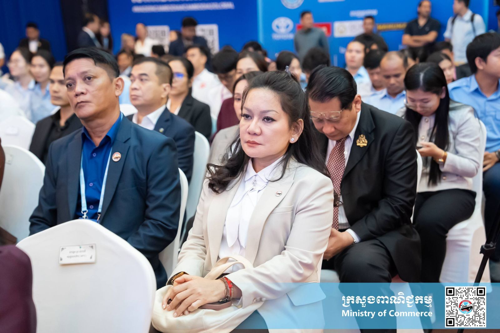 លោកជំទាវ ចម និម្មល រដ្ឋមន្ត្រីក្រសួងពាណិជ្ជកម្ម អញ្ជើញជាអធិបតីក្នុងពិធីបើក «វេទិកាពាណិជ្ជកម្មឌីជីថលកម្ពុជា និងពិព័រណ៍អនឡាញ លើកទី៣ ឆ្នាំ២០២៦»