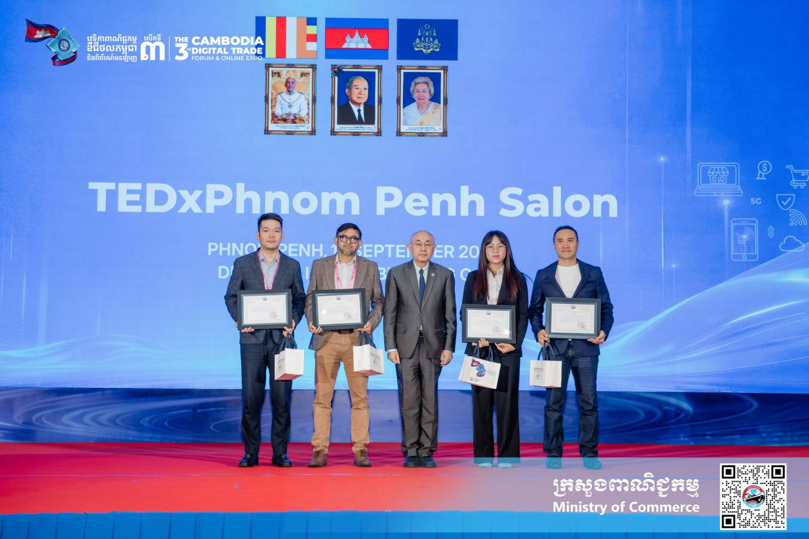 លោកជំទាវ ជា រដ្ឋា រដ្ឋលេខាធិការក្រសួងពាណិជ្ជកម្ម អញ្ជើញជាអធិបតីក្នុងពិធីបើកកម្មវិធី «TEDxPhnom Penh Salon» ដែលជាព្រឹត្តិការណ៍អមក្នុង «វេទិកាពាណិជ្ជកម្មឌីជីថលកម្ពុជា និងពិព័រណ៍អនឡាញ លើកទី៣»