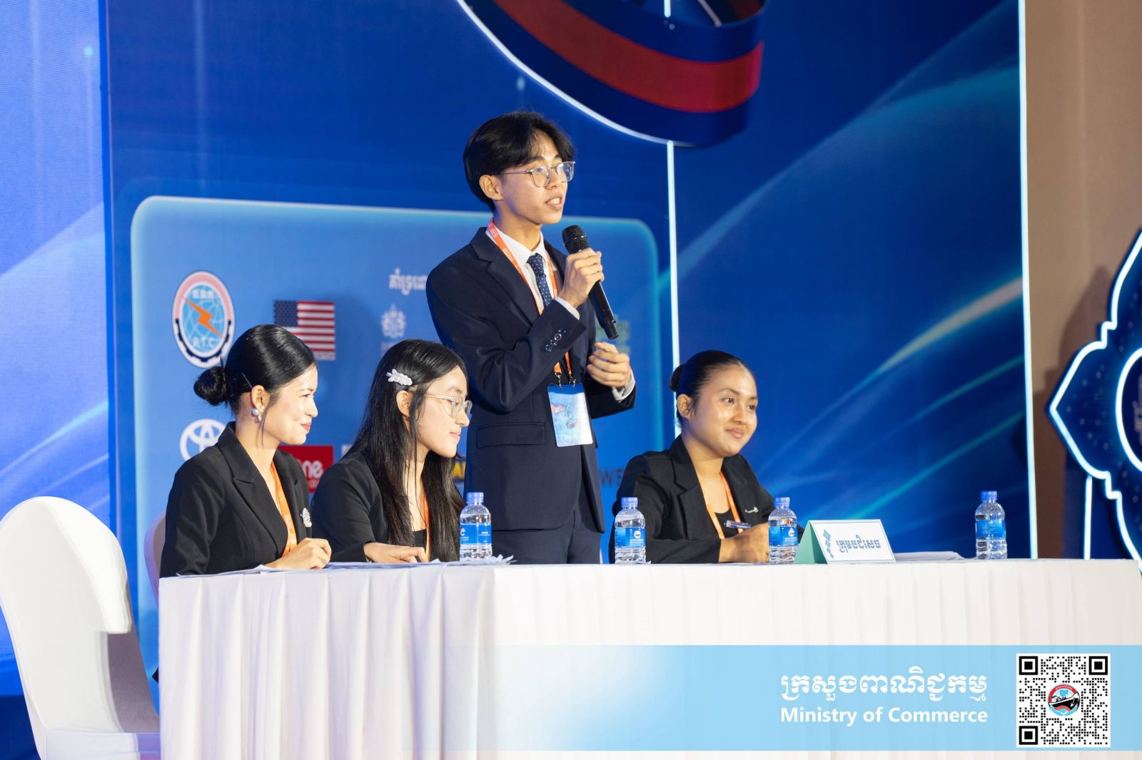 ឯកឧត្តម កឹម ស៊ីថន រដ្ឋលេខាធិការប្រចាំការក្រសួងពាណិជ្ជកម្ម អញ្ជើញជាអធិបតីក្នុងកម្មវិធីពិភាក្សាដេញដោលយុវជនវគ្គផ្តាច់ព្រ័ត្រ ក្រោមប្រធានបទ៖ «ពាណិជ្ជកម្មឌីជីថលនៅកម្ពុជា»
