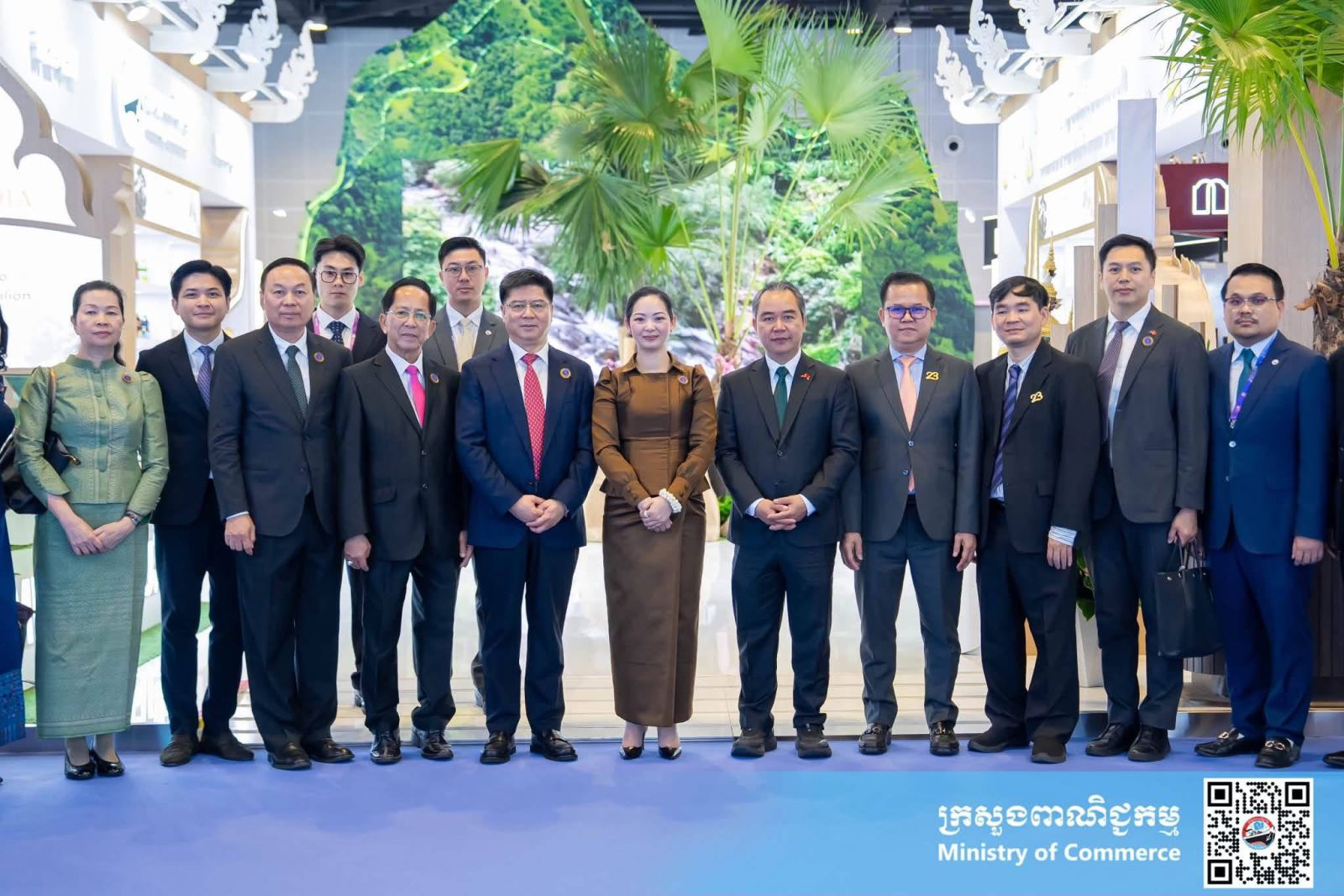 លោកជំទាវ ចម និម្មល រដ្ឋមន្ត្រីក្រសួងពាណិជ្ជកម្ម និងជាប្រធានគណៈកម្មការអន្តរក្រសួងដើម្បីរៀបចំ និងចូលរួមពិព័រណ៍ពិភពលោក និងពិព័រណ៍ពាណិជ្ជកម្មអន្តរជាតិ អញ្ជើញជាអធិបតីសម្ពោធពន្លាជាតិកម្ពុជា នាឱកាសព្រឹត្តិការណ៍ពិព័រណ៍ចិន-អាស៊ាន លើកទី២៣