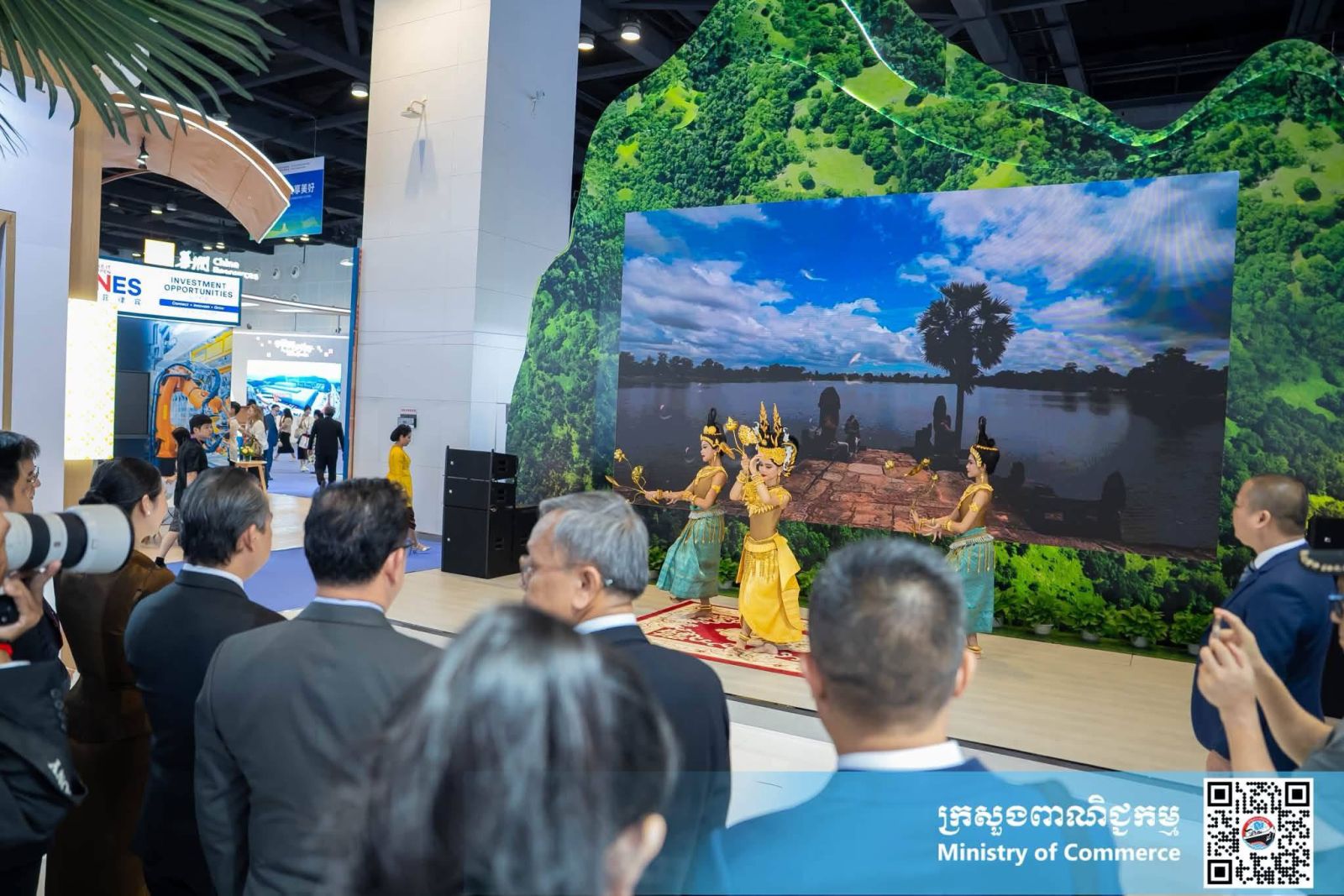 លោកជំទាវ ចម និម្មល រដ្ឋមន្ត្រីក្រសួងពាណិជ្ជកម្ម និងជាប្រធានគណៈកម្មការអន្តរក្រសួងដើម្បីរៀបចំ និងចូលរួមពិព័រណ៍ពិភពលោក និងពិព័រណ៍ពាណិជ្ជកម្មអន្តរជាតិ អញ្ជើញជាអធិបតីសម្ពោធពន្លាជាតិកម្ពុជា នាឱកាសព្រឹត្តិការណ៍ពិព័រណ៍ចិន-អាស៊ាន លើកទី២៣