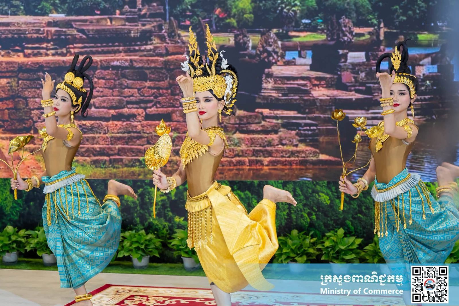 លោកជំទាវ ចម និម្មល រដ្ឋមន្ត្រីក្រសួងពាណិជ្ជកម្ម និងជាប្រធានគណៈកម្មការអន្តរក្រសួងដើម្បីរៀបចំ និងចូលរួមពិព័រណ៍ពិភពលោក និងពិព័រណ៍ពាណិជ្ជកម្មអន្តរជាតិ អញ្ជើញជាអធិបតីសម្ពោធពន្លាជាតិកម្ពុជា នាឱកាសព្រឹត្តិការណ៍ពិព័រណ៍ចិន-អាស៊ាន លើកទី២៣
