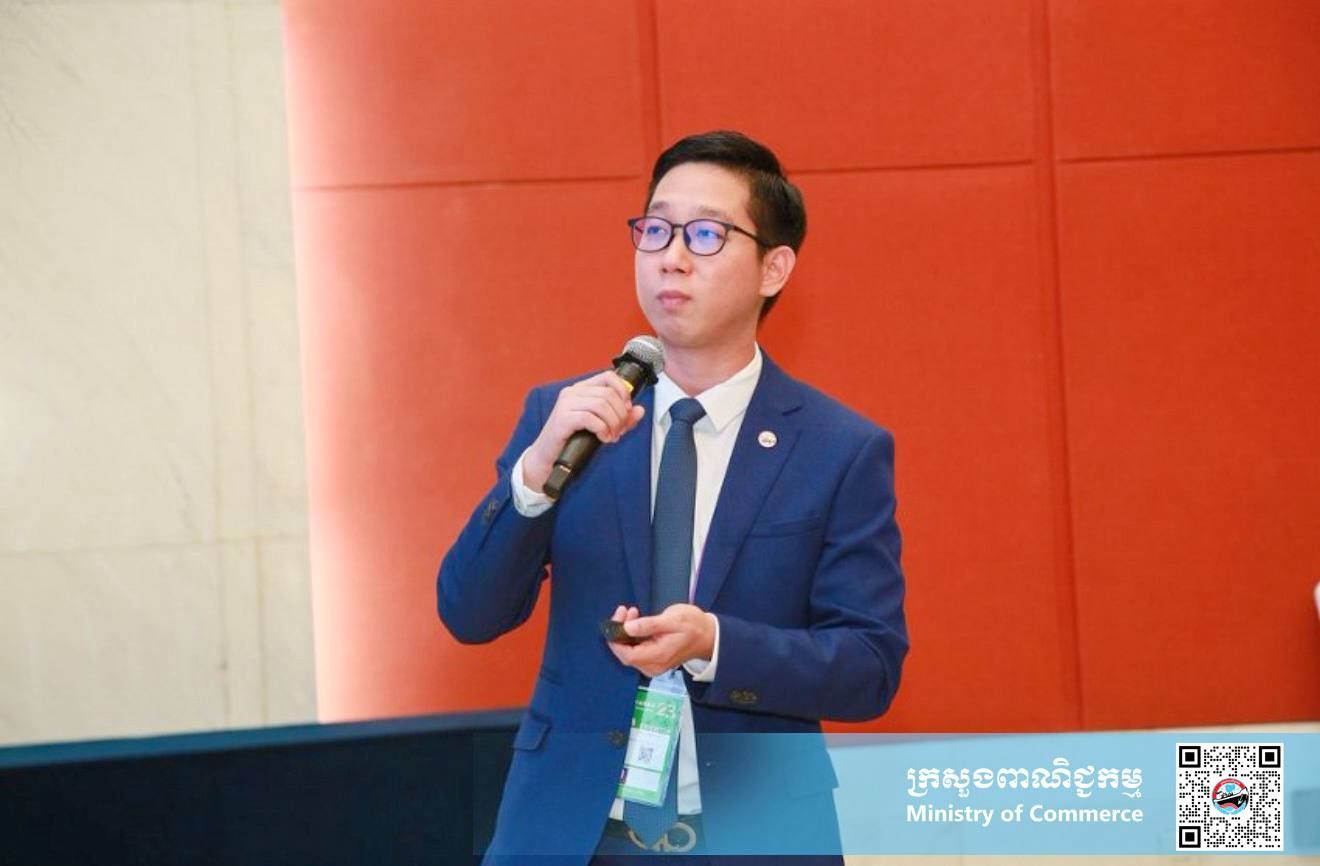 ឯកឧត្តម សំហេង បូរ៉ា អញ្ជើញជាអធិបតីក្នុងពិធីបើក «វេទិកាជំរុញពាណិជ្ជកម្ម វិនិយោគ និងទេសចរណ៍កម្ពុជា» ក្នុងឱកាសពិព័រណ៍ចិន-អាស៊ាន លើកទី២៣ នៅទីក្រុងណាននីង