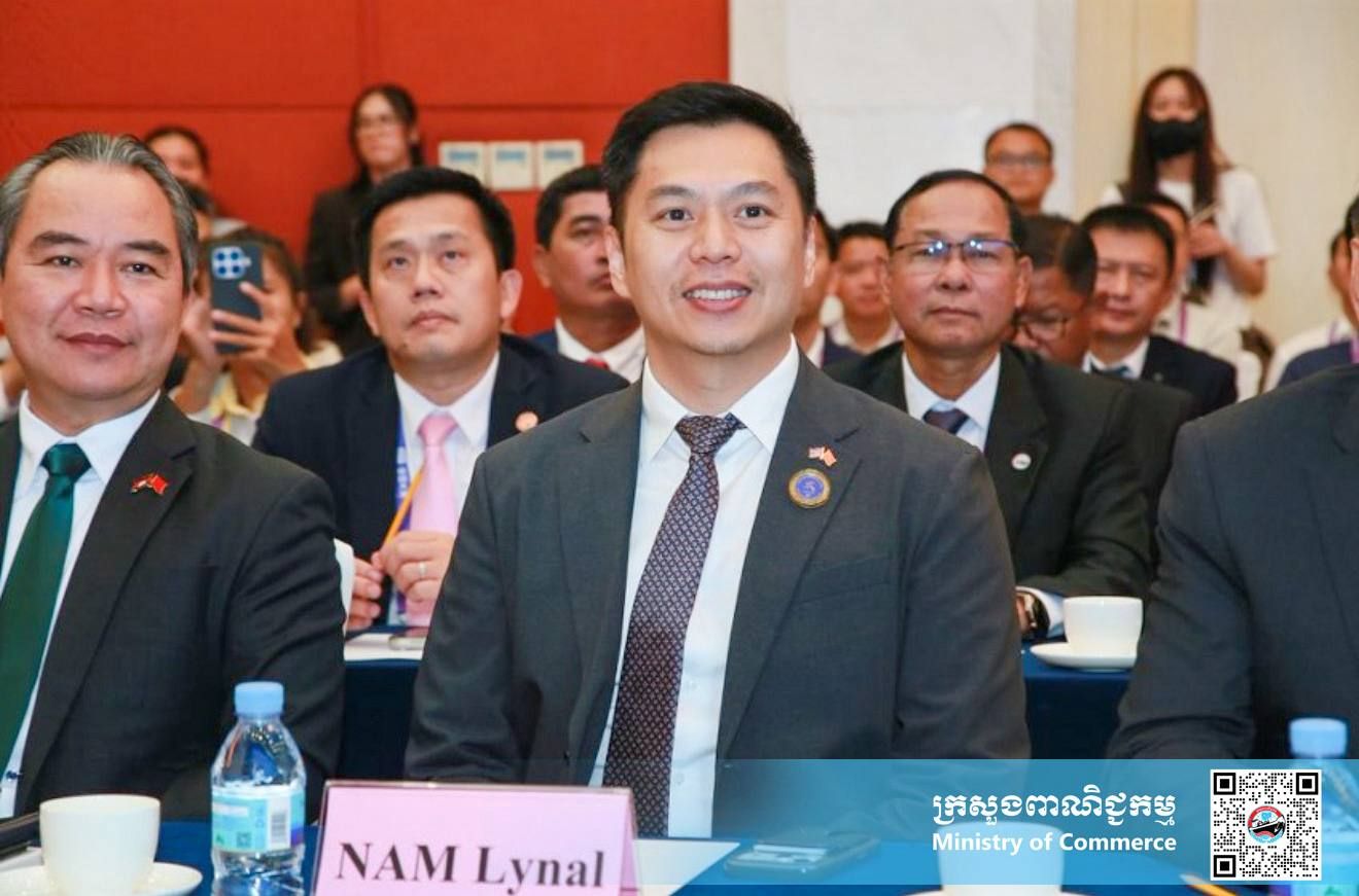 ឯកឧត្តម សំហេង បូរ៉ា អញ្ជើញជាអធិបតីក្នុងពិធីបើក «វេទិកាជំរុញពាណិជ្ជកម្ម វិនិយោគ និងទេសចរណ៍កម្ពុជា» ក្នុងឱកាសពិព័រណ៍ចិន-អាស៊ាន លើកទី២៣ នៅទីក្រុងណាននីង