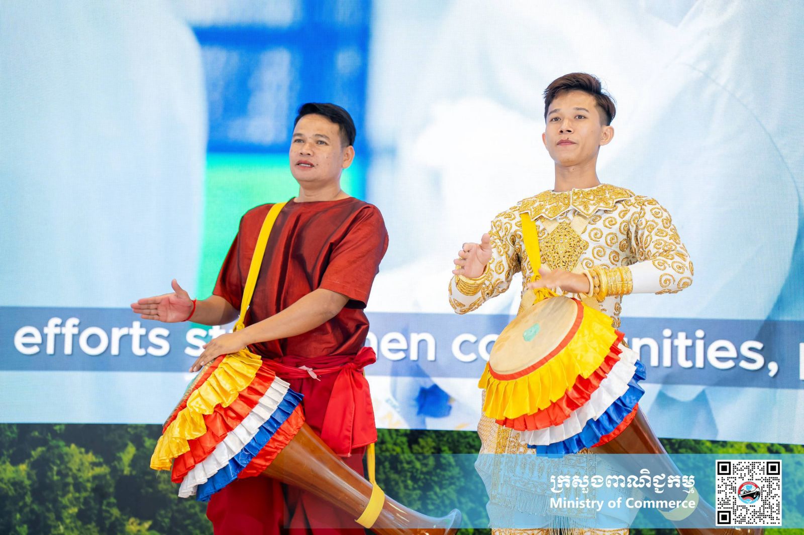 រូបភាពខ្លះៗ នៃការចូលទស្សនាពន្លាជាតិកម្ពុជា និងស្តង់ពិព័រណ៍ពាណិជ្ជកម្មកម្ពុជា ក្នុងពិព័រណ៍ចិន-អាស៊ាន លើកទី២៣ នៅទីក្រុងណាននីង សាធារណរដ្ឋប្រជាមានិតចិន